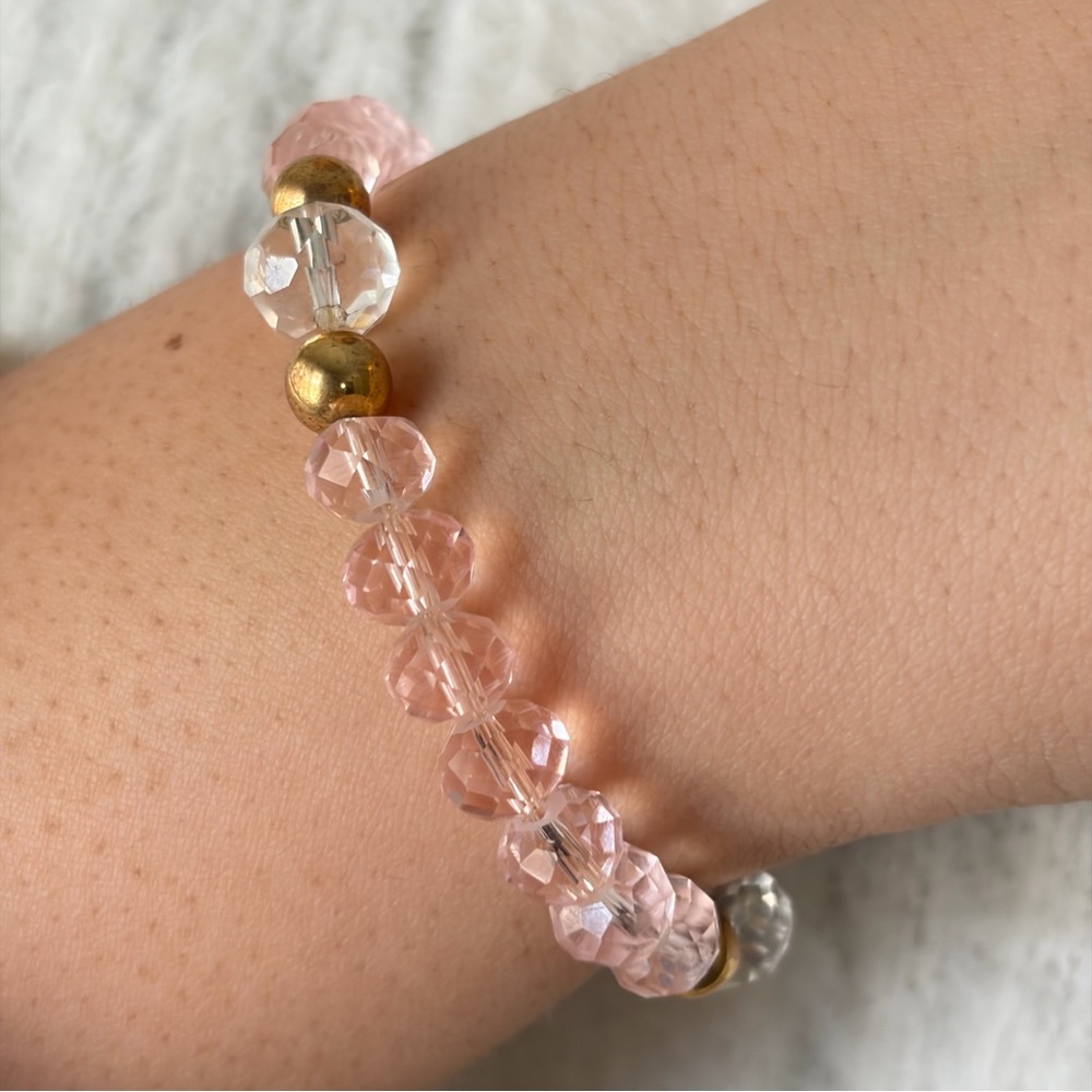 Elegant Pink and Gold Beaded Bracelet - Picture 6 of 9